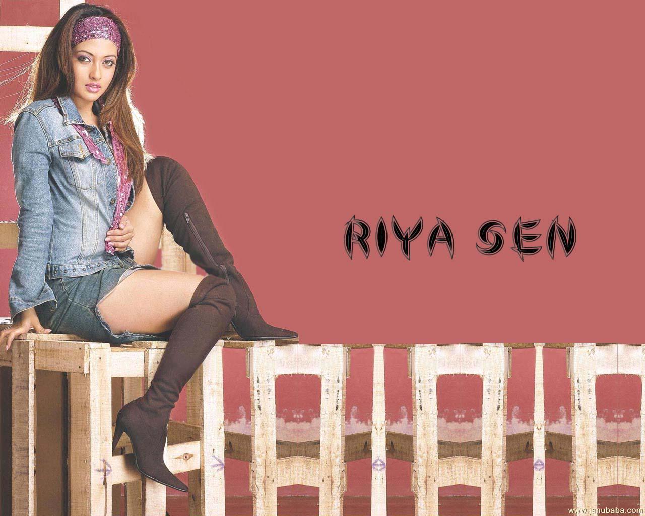 Riya Sen                   by coolman
