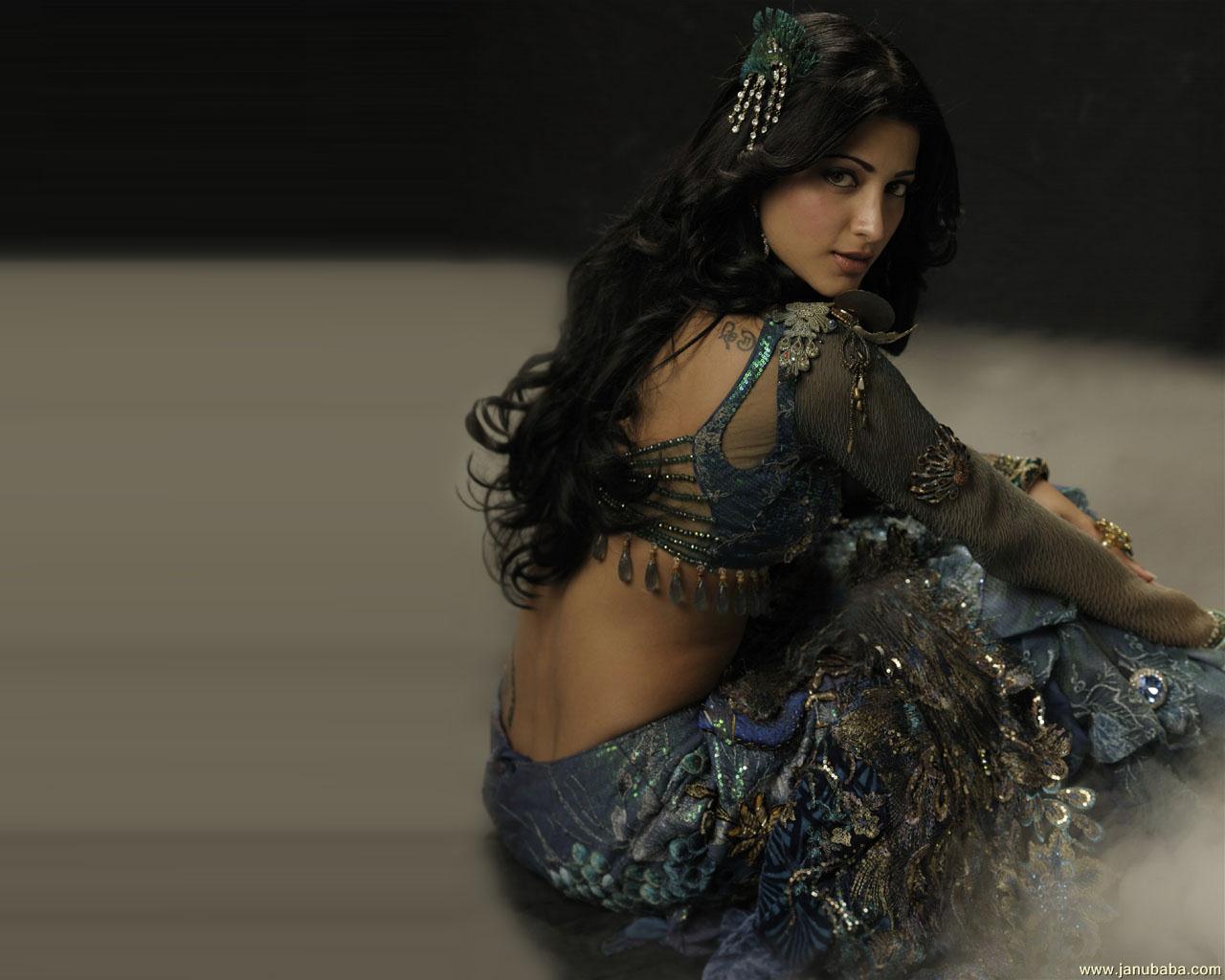 Shruti Hassan                        by coolman